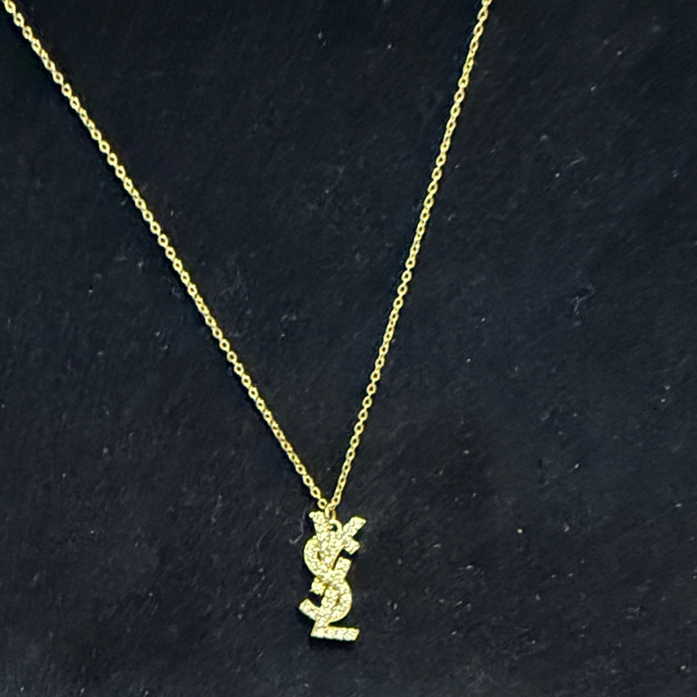 Gold Pendant Necklace